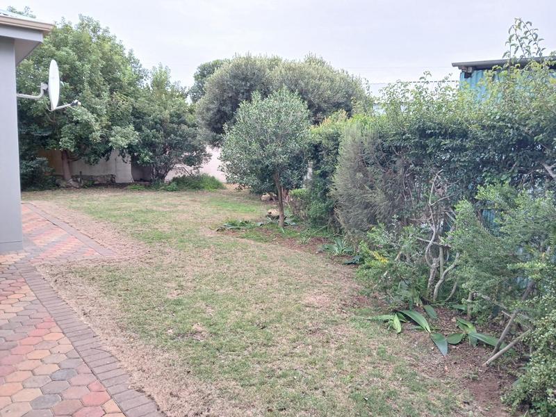 2 Bedroom Property for Sale in Stilbaai Wes Western Cape